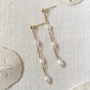 Floating pearl earrings
