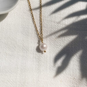 Simple Pearl Necklace